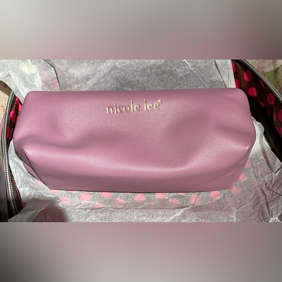 Nicole Lee Travel Handbag Romance in Paris - Picture 15 of 15